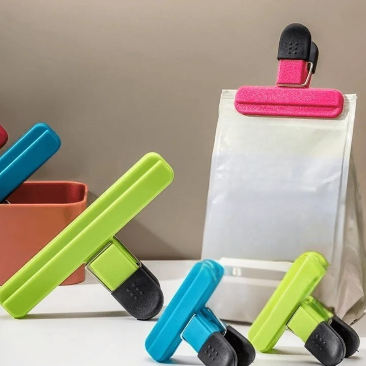 Ready Restock Chip Clips, 3 Large and 3 Small Food Clips, Snack Bag Clip, 6 Pack